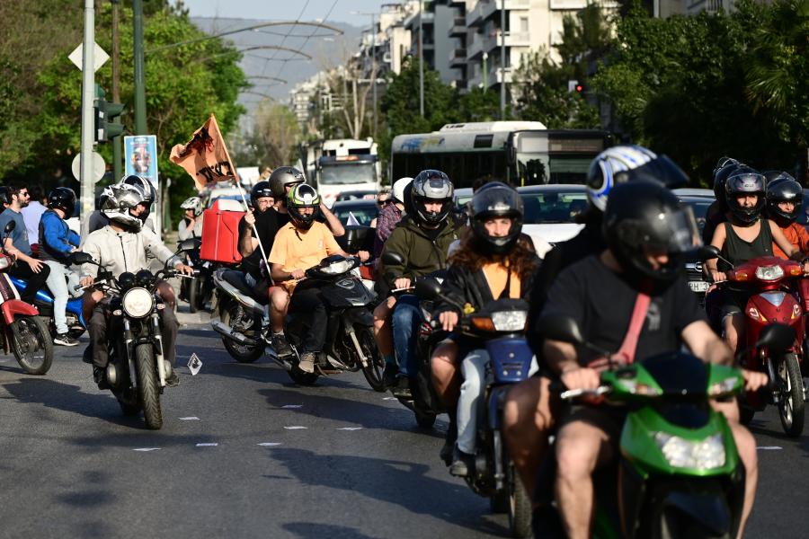 Απεργιακή μοτοπορεία στην Αθήνα 