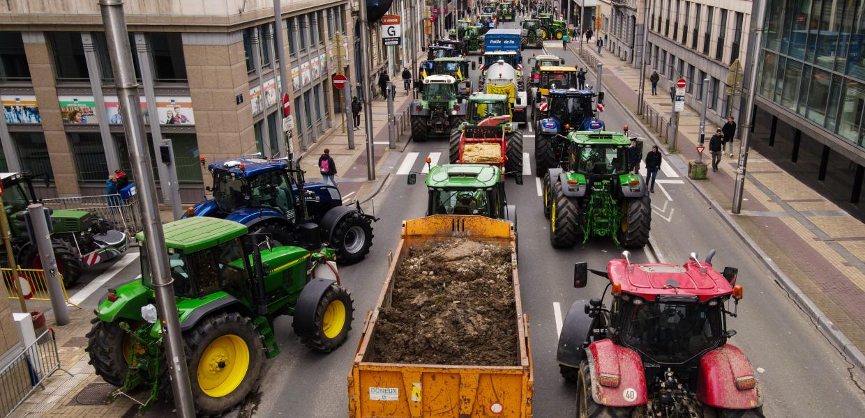 Αγρότες με τρακτέρ στις Βρυξέλλες